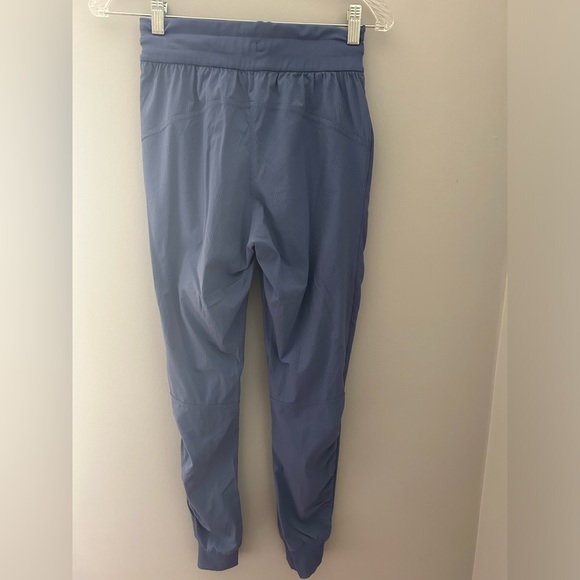Lululemon Beyond the Studio Jogger
Water Drop Size 2 - Picture 4 of 6